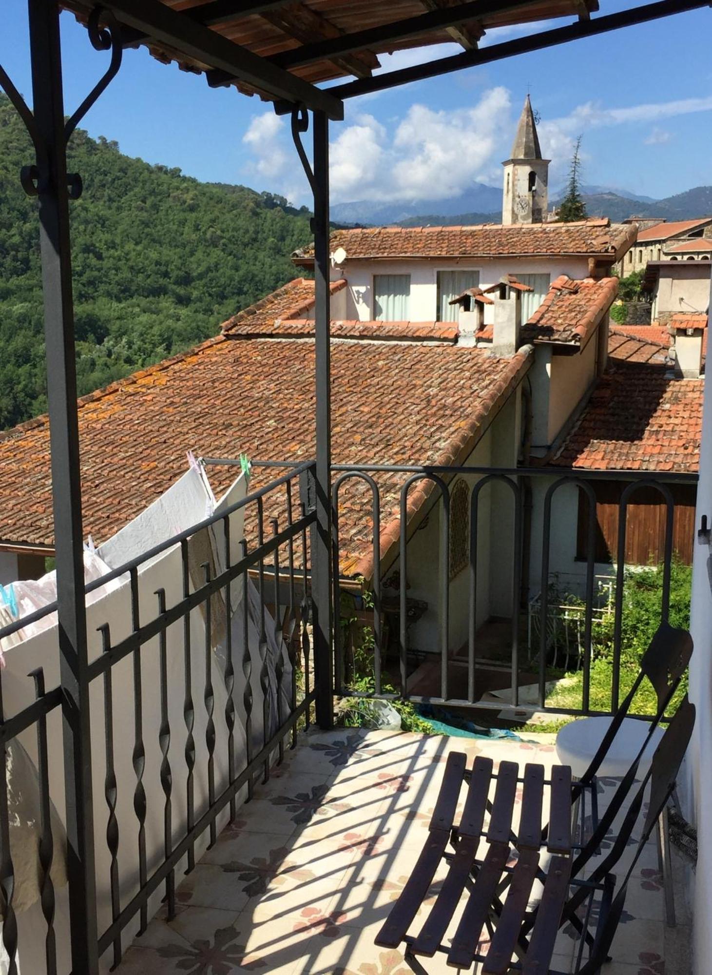 House In The Medieval Village Apricale Exteriör bild